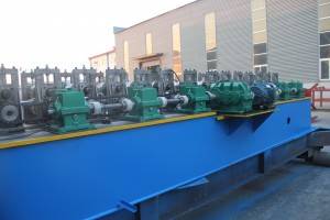 China wholesale Pipe Making Machine - Gear box rolling shutter door forming machine – Zhongtuo