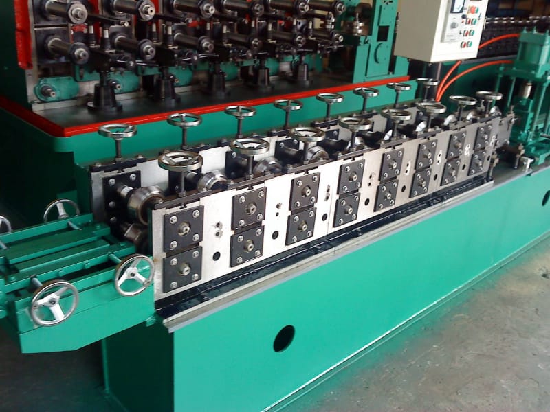 18 Years Factory Door Frame Forming Machine - The popular full automatic T grid machine – Zhongtuo detail pictures
