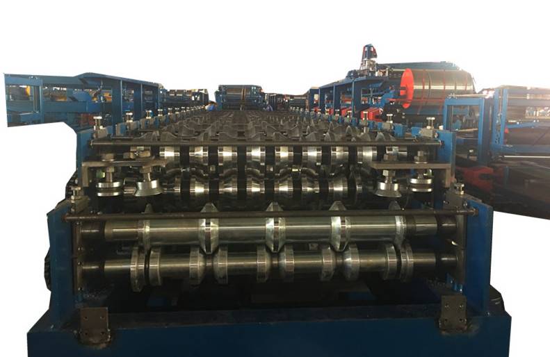High Quality Glazed Tiles Roof Ridge Cup Roll Forming Machine - EPS Rockwood Sandwich Panel Production Line – Zhongtuo detail pictures