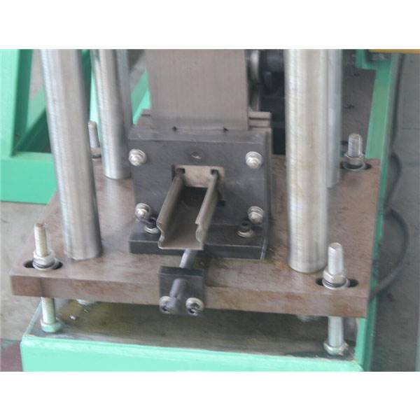 100% Original Factory Water Gutter Roll Forming Machine - Light Duty upright pillar roll forming machine – Zhongtuo detail pictures