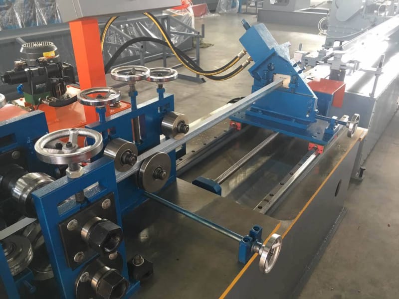 18 Years Factory Door Frame Forming Machine - The popular full automatic T grid machine – Zhongtuo detail pictures