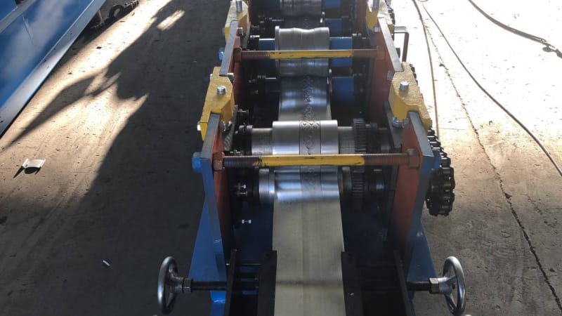 New Arrival China Metal Steel Warehouse Storage Heavy Duty Racking System - Embossing rolling shutter door forming machine – Zhongtuo detail pictures